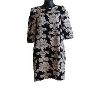Black and white Everly floral print dress. No size marked,guessing small.